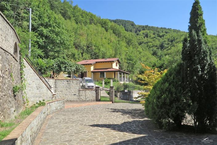 Image No.25-2 Bed Property for sale