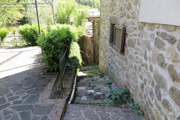 Image No.37-2 Bed Property for sale