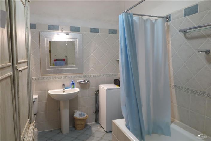 Image No.10-3 Bed Property for sale