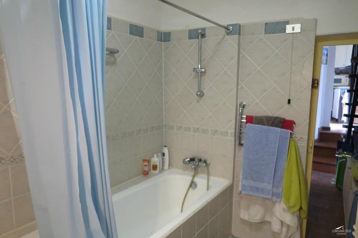 Image No.11-3 Bed Property for sale