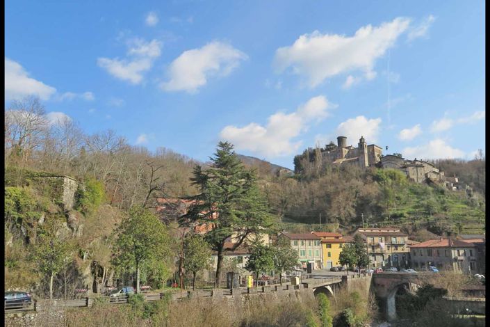 Image No.10-4 Bed Property for sale