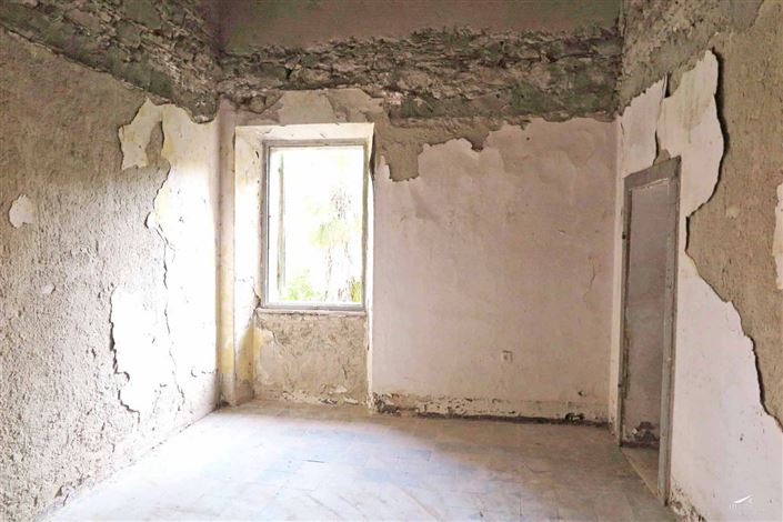 Image No.15-4 Bed Property for sale