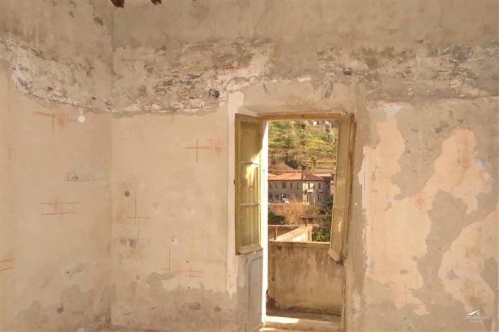 Image No.23-4 Bed Property for sale