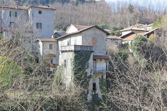 Image No.4-4 Bed Property for sale