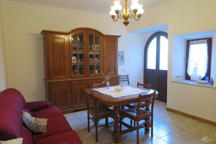 Image No.12-2 Bed Property for sale