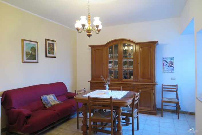 Image No.13-2 Bed Property for sale