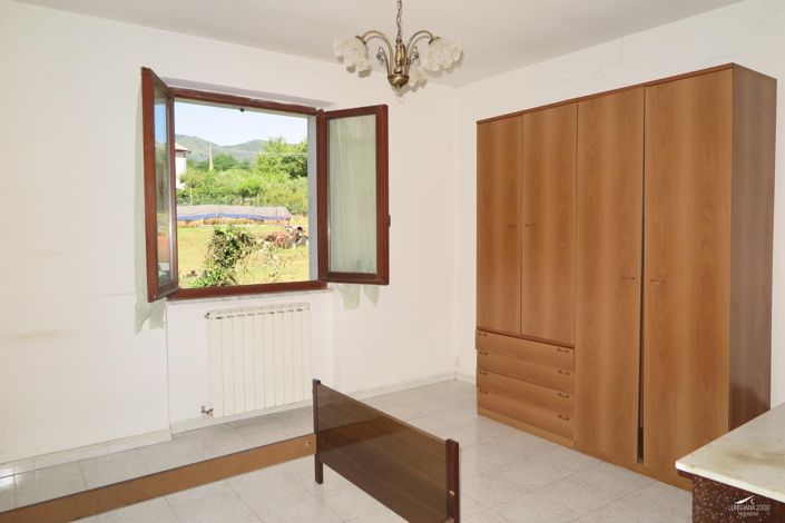 Image No.10-3 Bed Property for sale