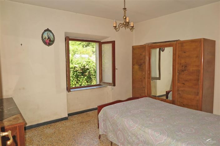 Image No.11-3 Bed Property for sale