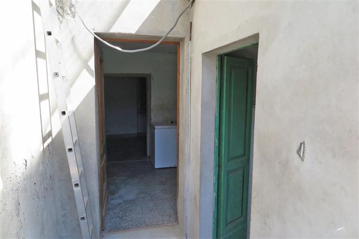 Image No.17-3 Bed Property for sale