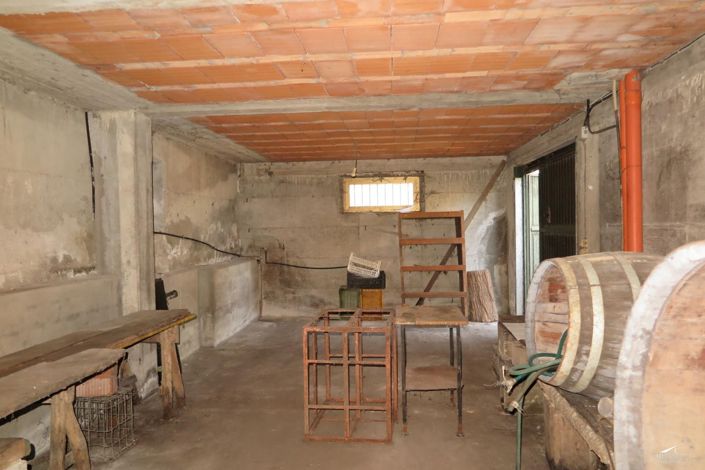 Image No.21-3 Bed Property for sale