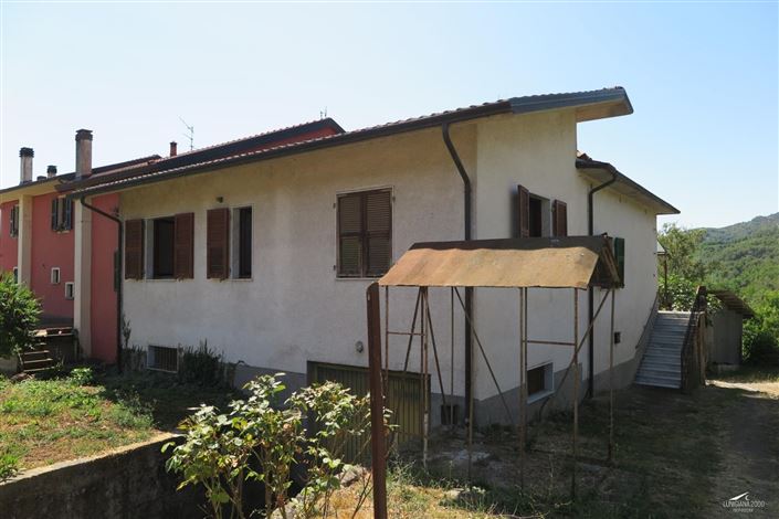 Image No.3-3 Bed Property for sale