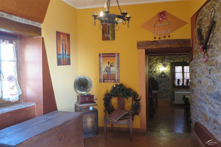 Image No.10-4 Bed Property for sale