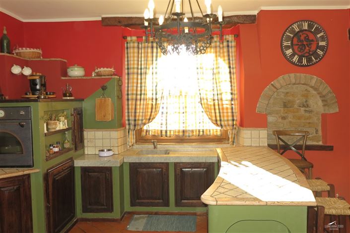 Image No.17-4 Bed Property for sale