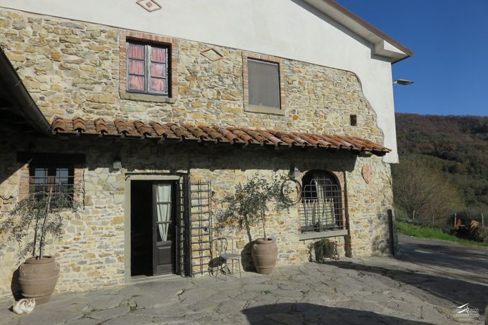 Image No.2-4 Bed Property for sale