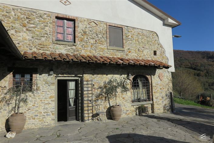 Image No.2-4 Bed Property for sale