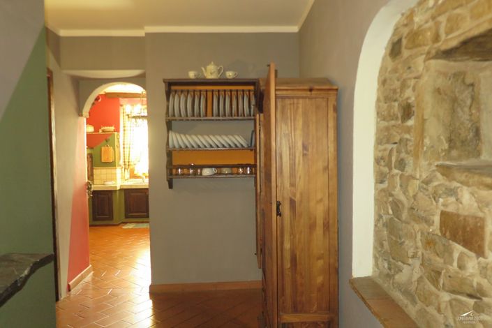 Image No.20-4 Bed Property for sale