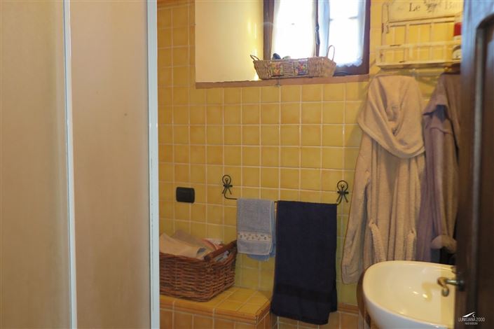 Image No.21-4 Bed Property for sale