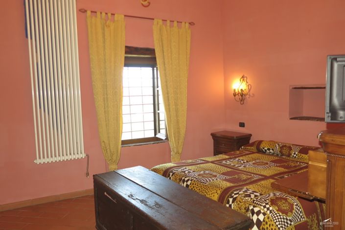 Image No.30-4 Bed Property for sale