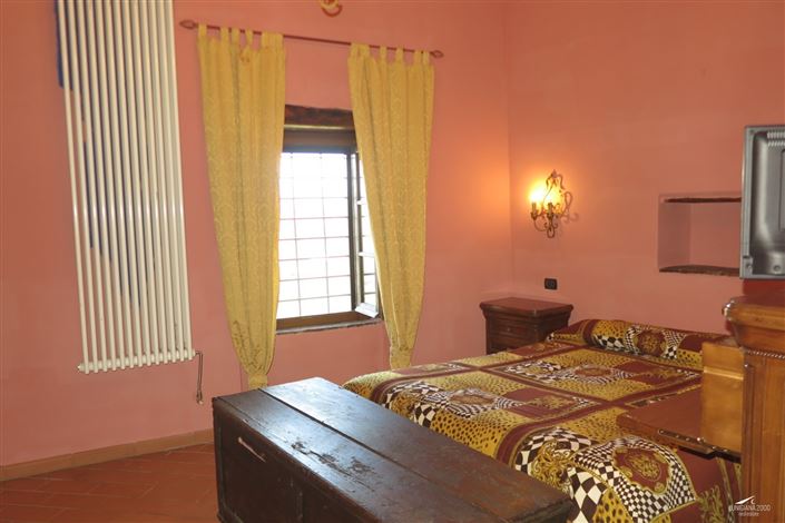 Image No.30-4 Bed Property for sale