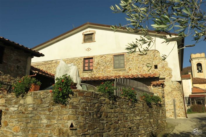 Image No.4-4 Bed Property for sale