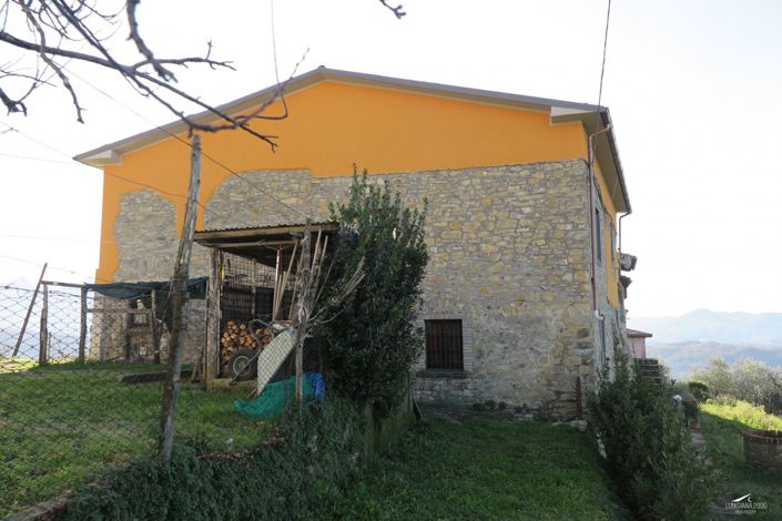 Image No.5-4 Bed Property for sale