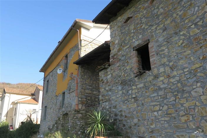 Image No.6-4 Bed Property for sale