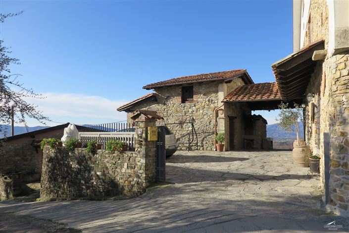 Image No.8-4 Bed Property for sale