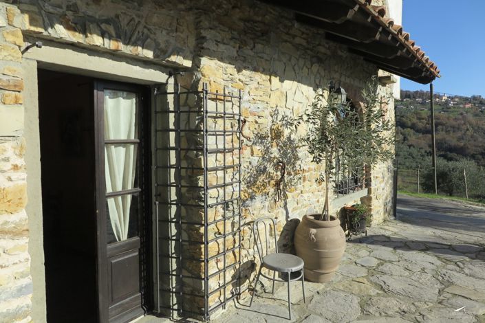 Image No.9-4 Bed Property for sale