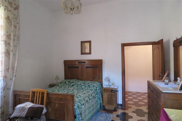 Image No.13-3 Bed Property for sale