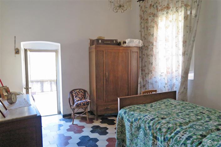 Image No.14-3 Bed Property for sale