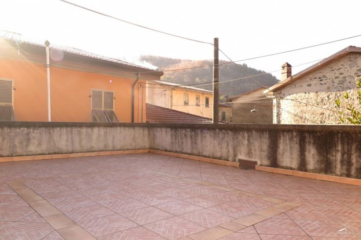 Image No.18-3 Bed Property for sale