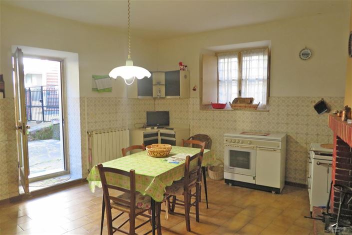 Image No.5-3 Bed Property for sale