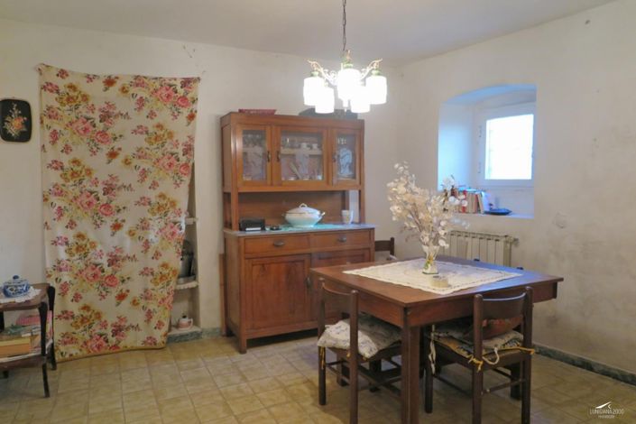 Image No.6-3 Bed Property for sale