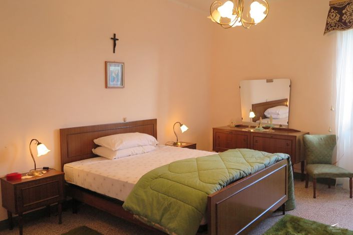 Image No.18-3 Bed Village House for sale