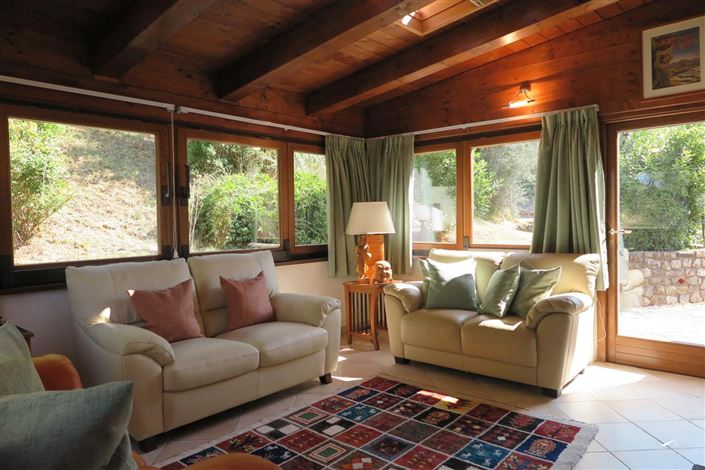 Image No.12-4 Bed Property for sale