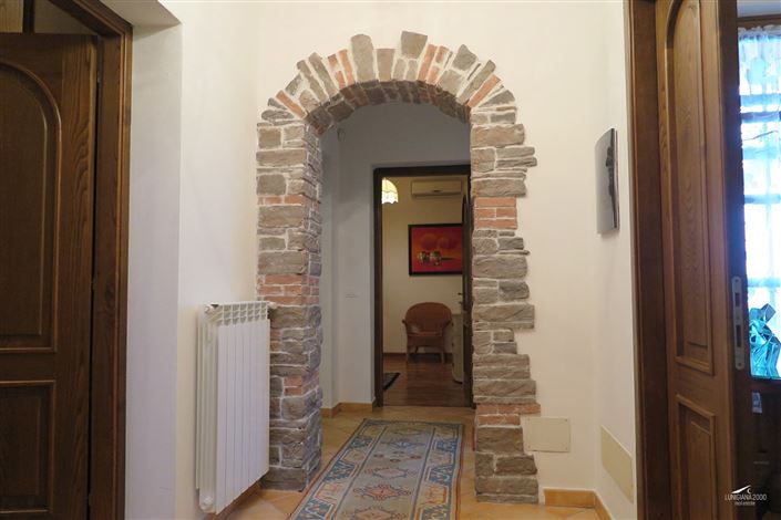 Image No.18-4 Bed Property for sale