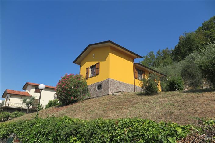 Image No.2-4 Bed Property for sale