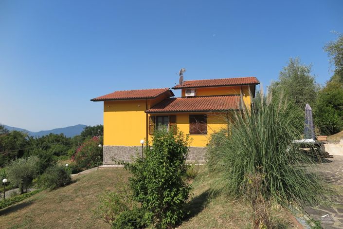 Image No.3-4 Bed Property for sale