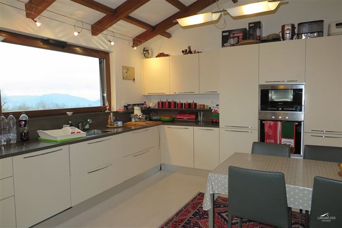 Image No.4-4 Bed Property for sale