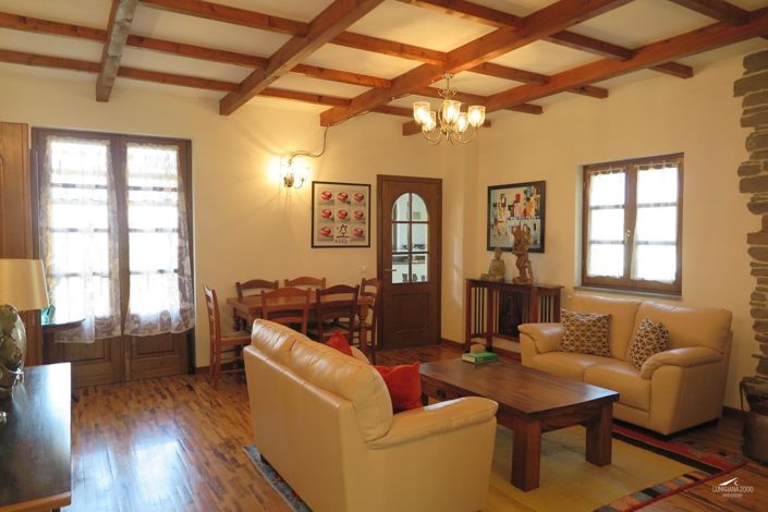 Image No.8-4 Bed Property for sale