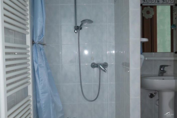 Image No.11-3 Bed Property for sale