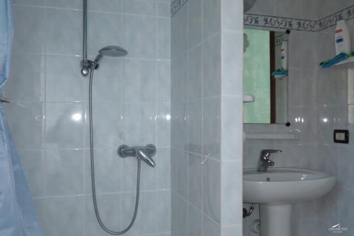 Image No.12-3 Bed Property for sale