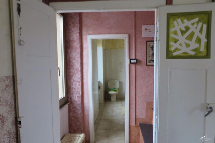 Image No.21-3 Bed Property for sale