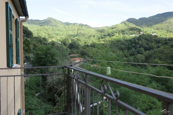 Image No.28-3 Bed Property for sale