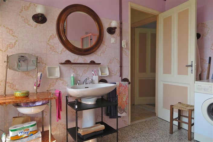 Image No.43-2 Bed Property for sale