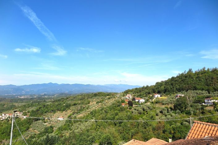 Image No.19-8 Bed Property for sale