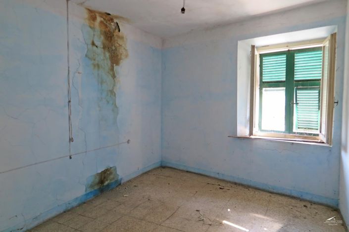 Image No.38-8 Bed Property for sale