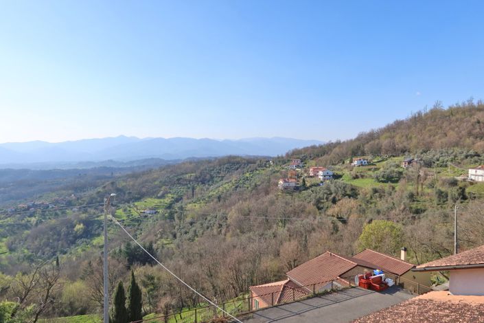 Image No.47-8 Bed Property for sale