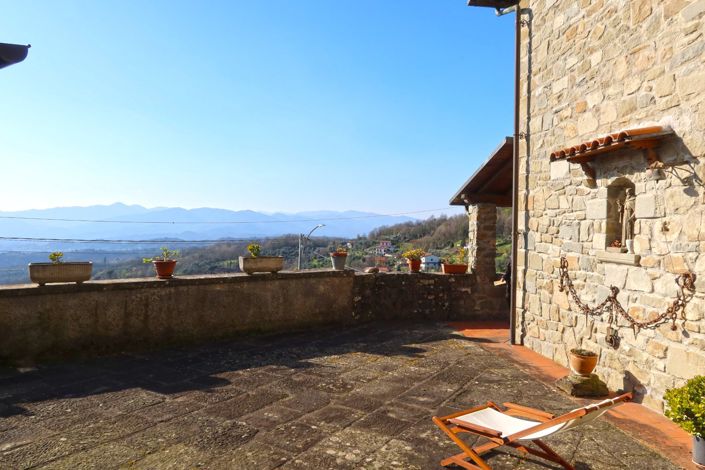 Image No.6-8 Bed Property for sale