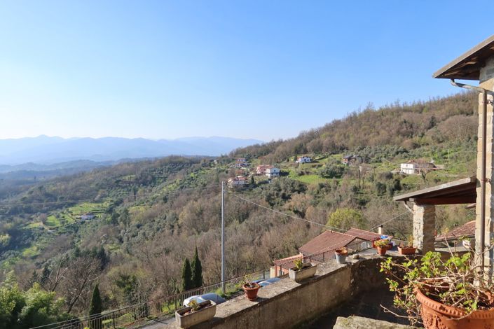 Image No.7-8 Bed Property for sale